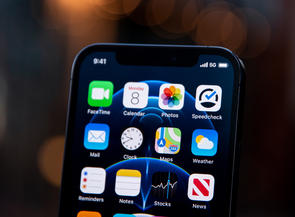 魏都苹果手机维修分享为什么 iPhone 12 在冬季会自动关机 